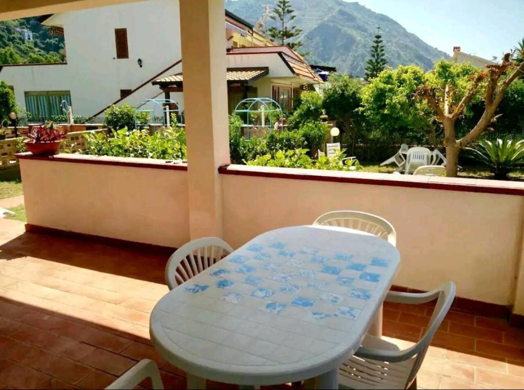 Casa Con Giardino E Terrazzo Vicino Al Mare Villa Piraino Exterior photo